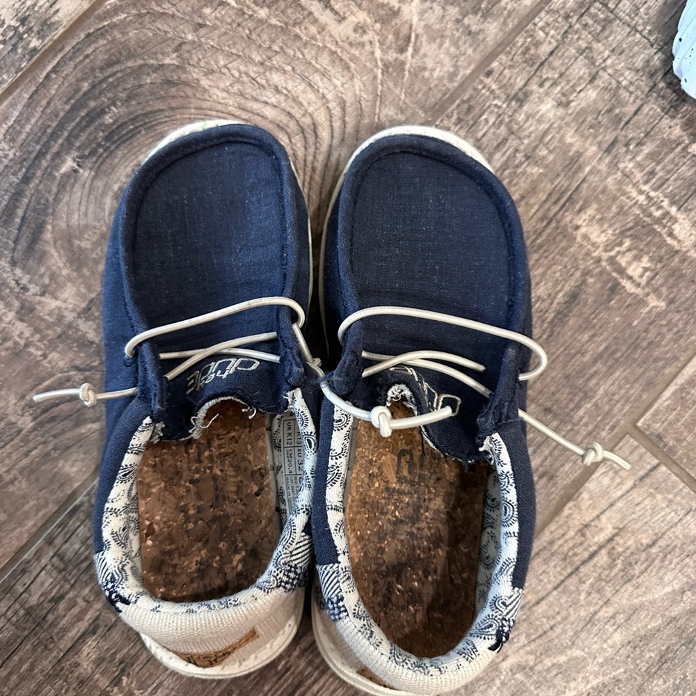 Boys Hey Dude shoes